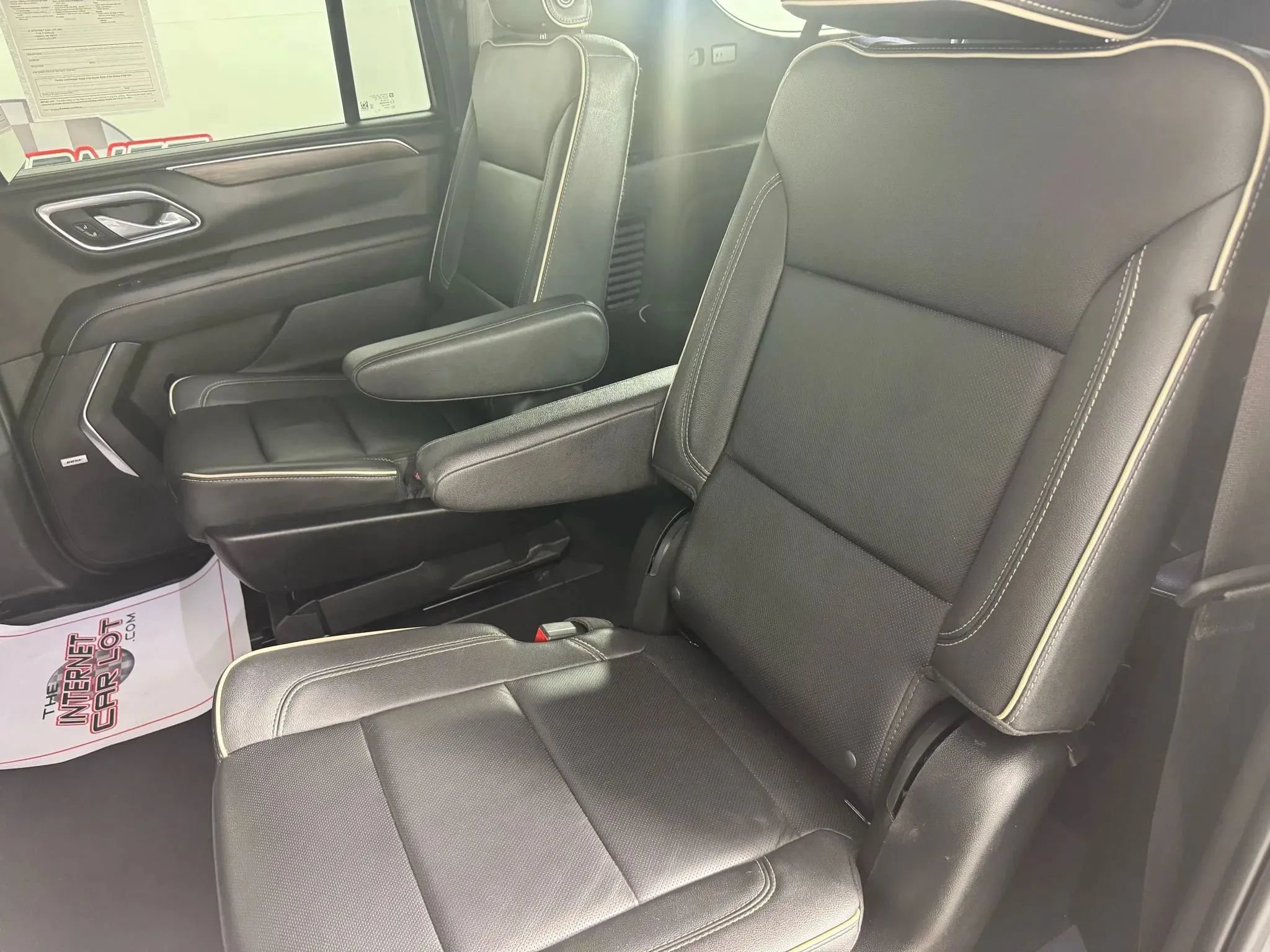 Used 2024 Chevrolet Suburban Premier AWD/4WD image 36