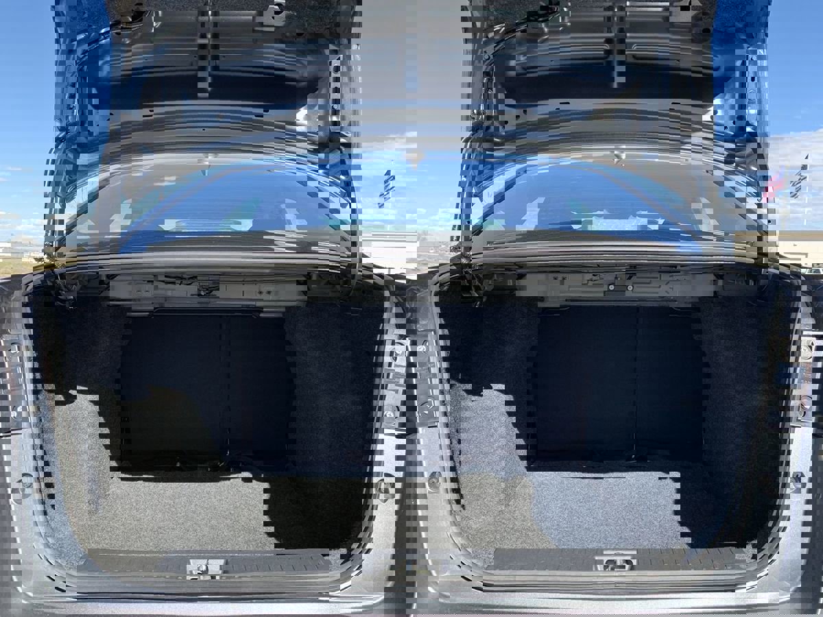 Used 2024 Nissan Versa SR image 12