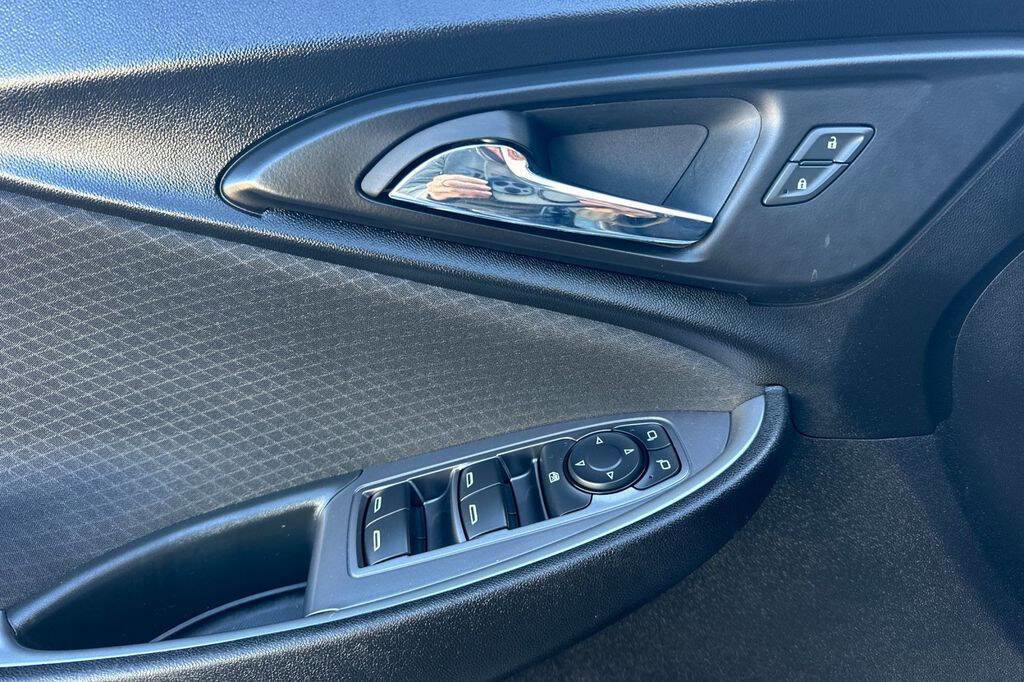 Used 2024 Chevrolet Malibu RS w/ LPO, Floor Liner Package image 11