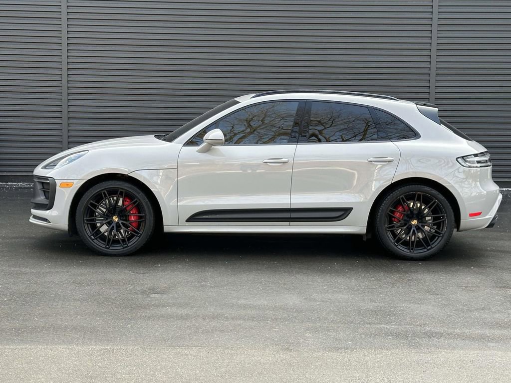 Used 2023 Porsche Macan GTS image 2