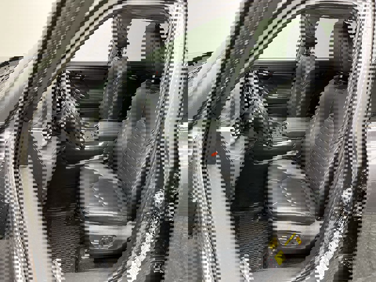 Used 2021 Toyota Highlander XLE image 9