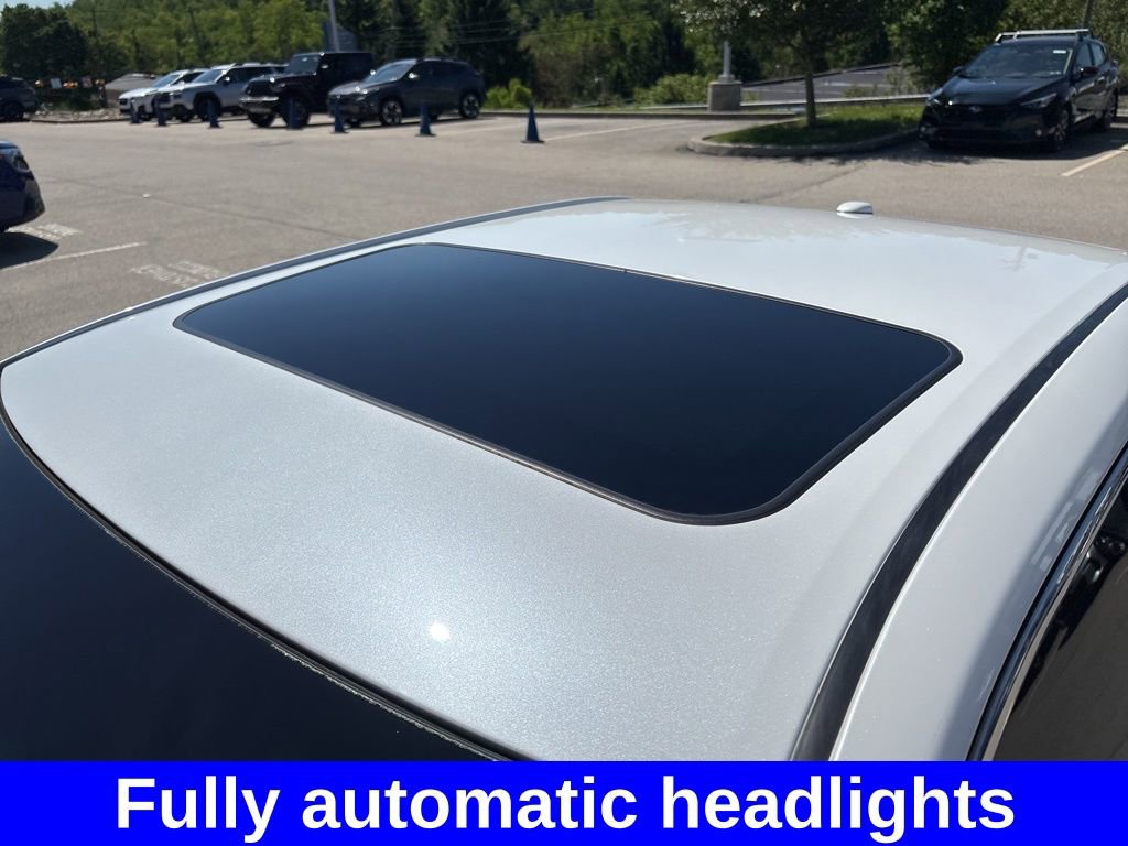 Used 2017 Toyota Camry XLE w/ Moonroof Package FWD image 10