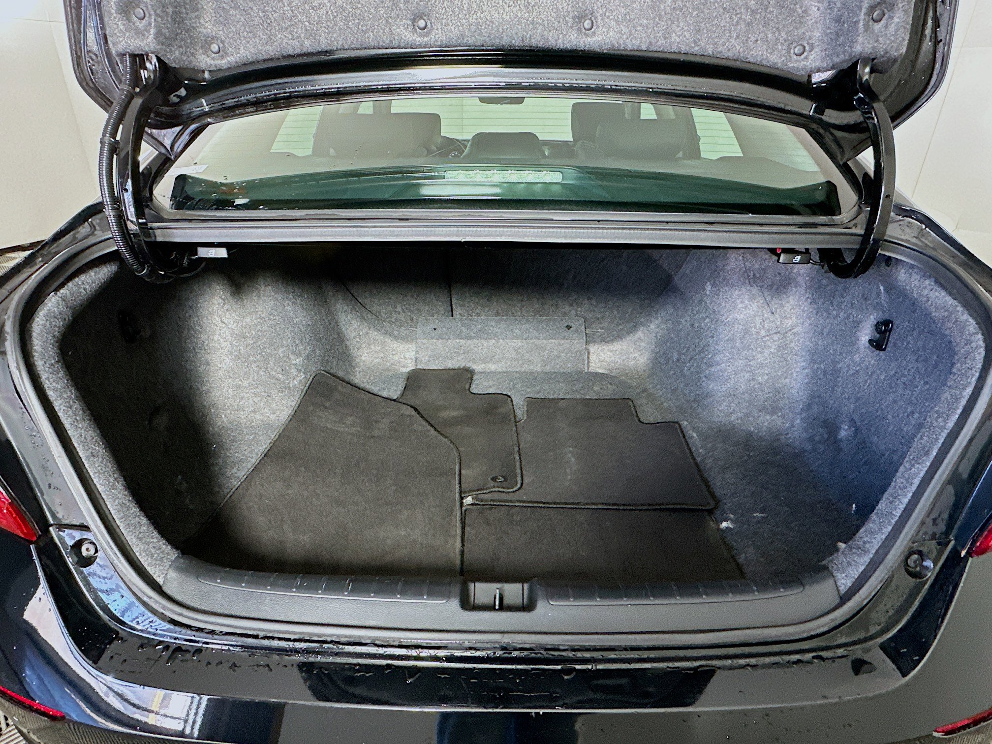 Used 2018 Honda Accord Touring image 28