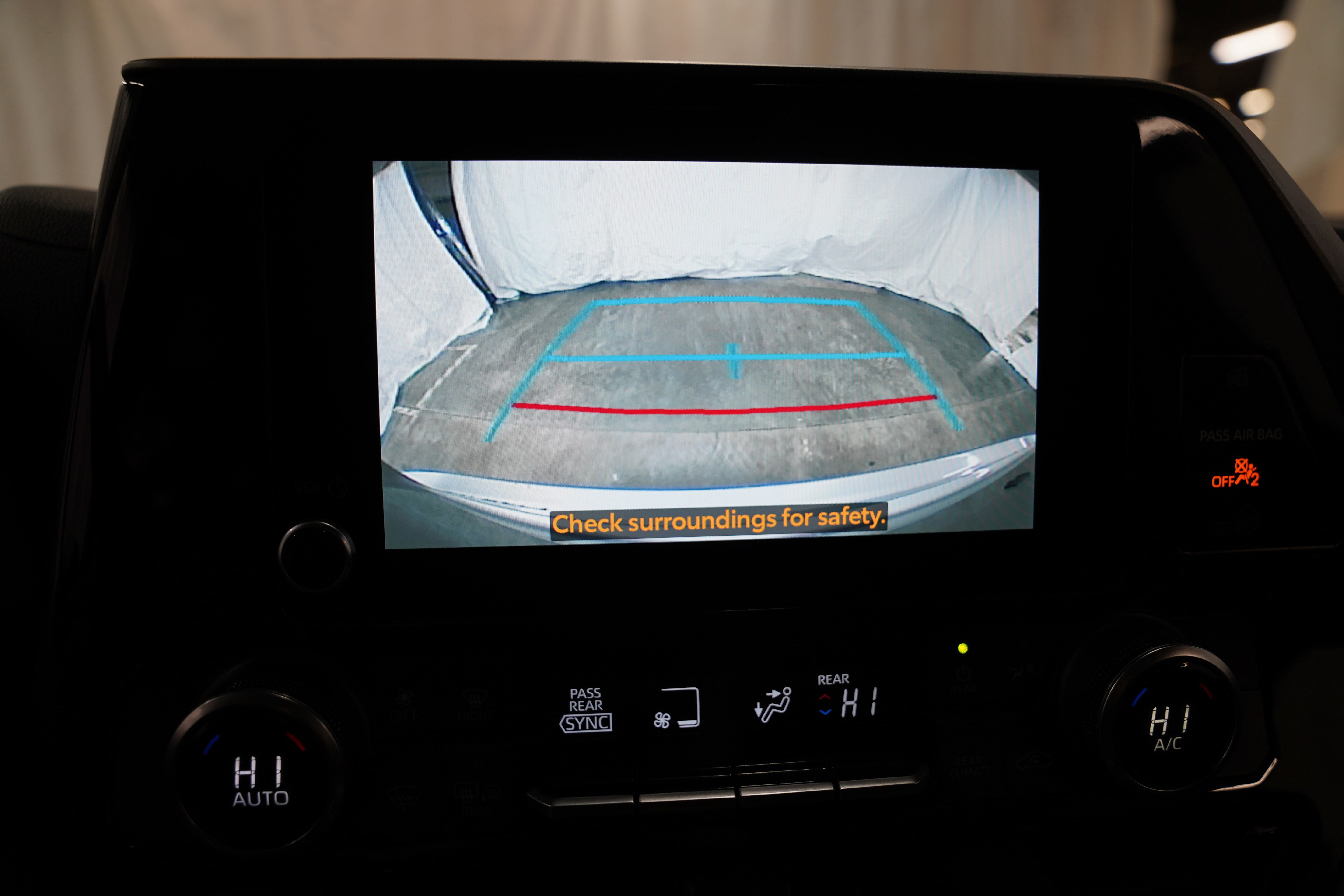 Used 2024 Toyota Highlander LE image 20