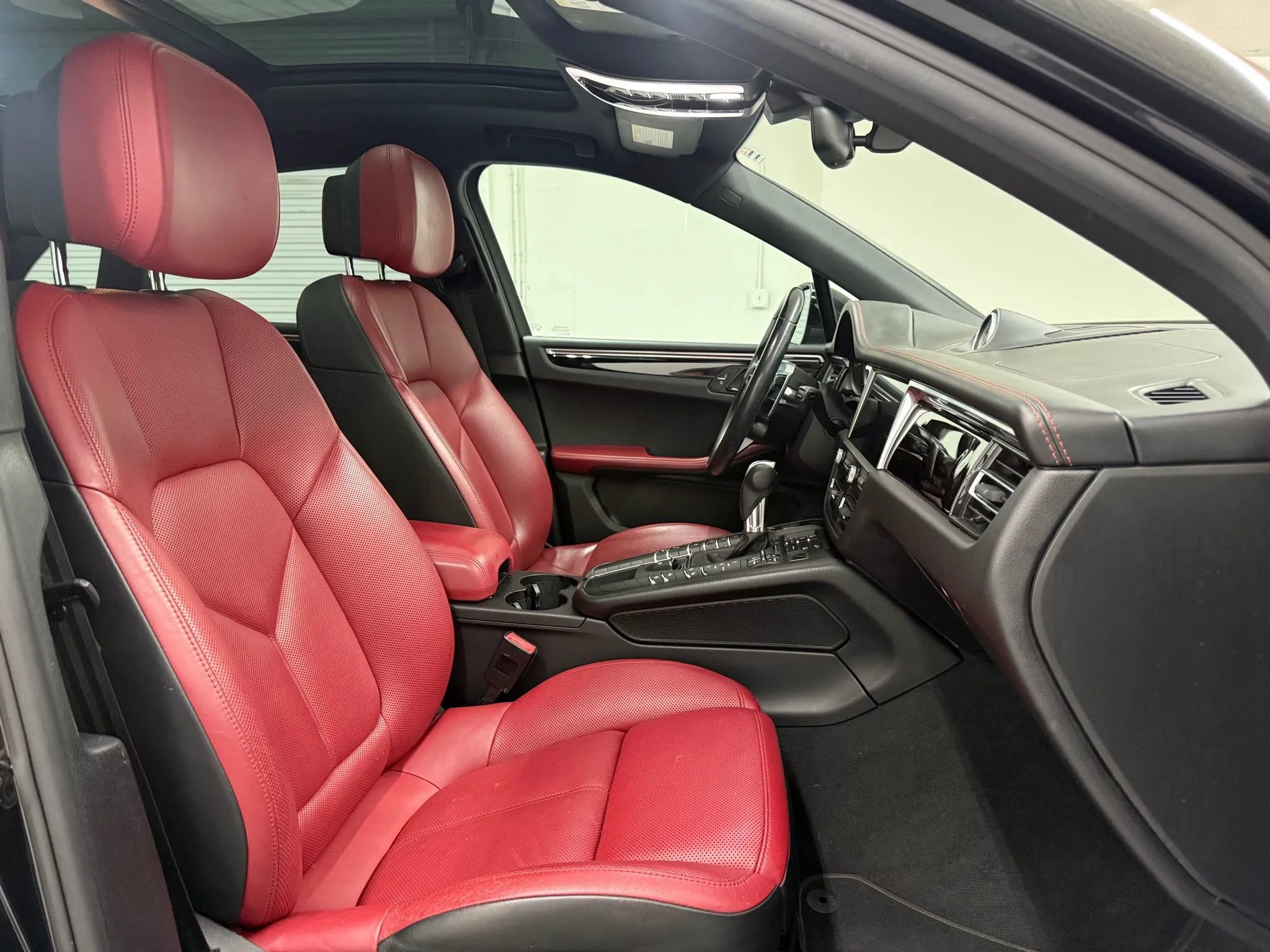 Used 2019 Porsche Macan Sport Edition image 11