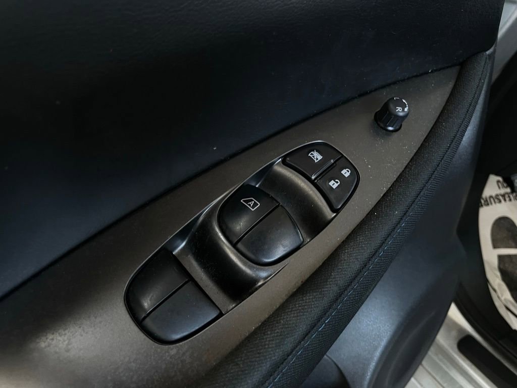 Used 2022 Nissan Leaf S image 22