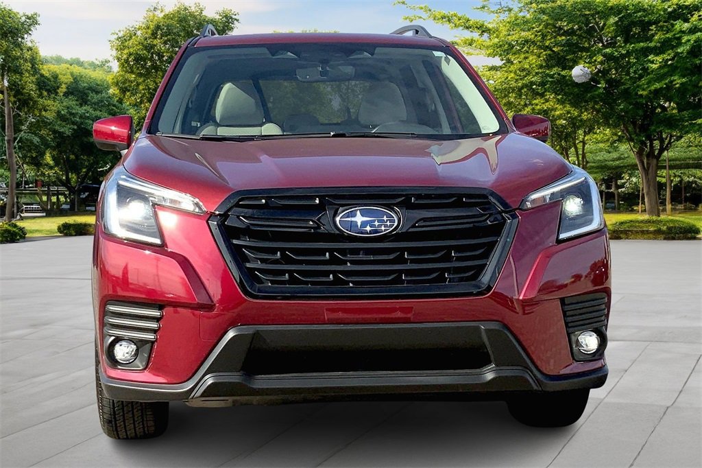 Used 2024 Subaru Forester Premium image 2