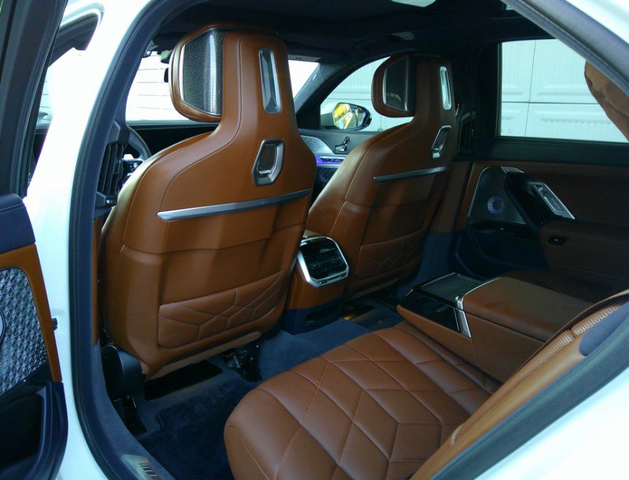 Used 2025 BMW 760i xDrive w/ Executive Package AWD/4WD image 34
