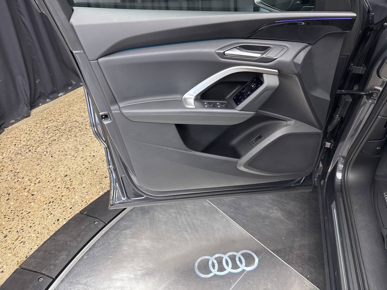 Used 2025 Audi Q5 Premium AWD/4WD image 10