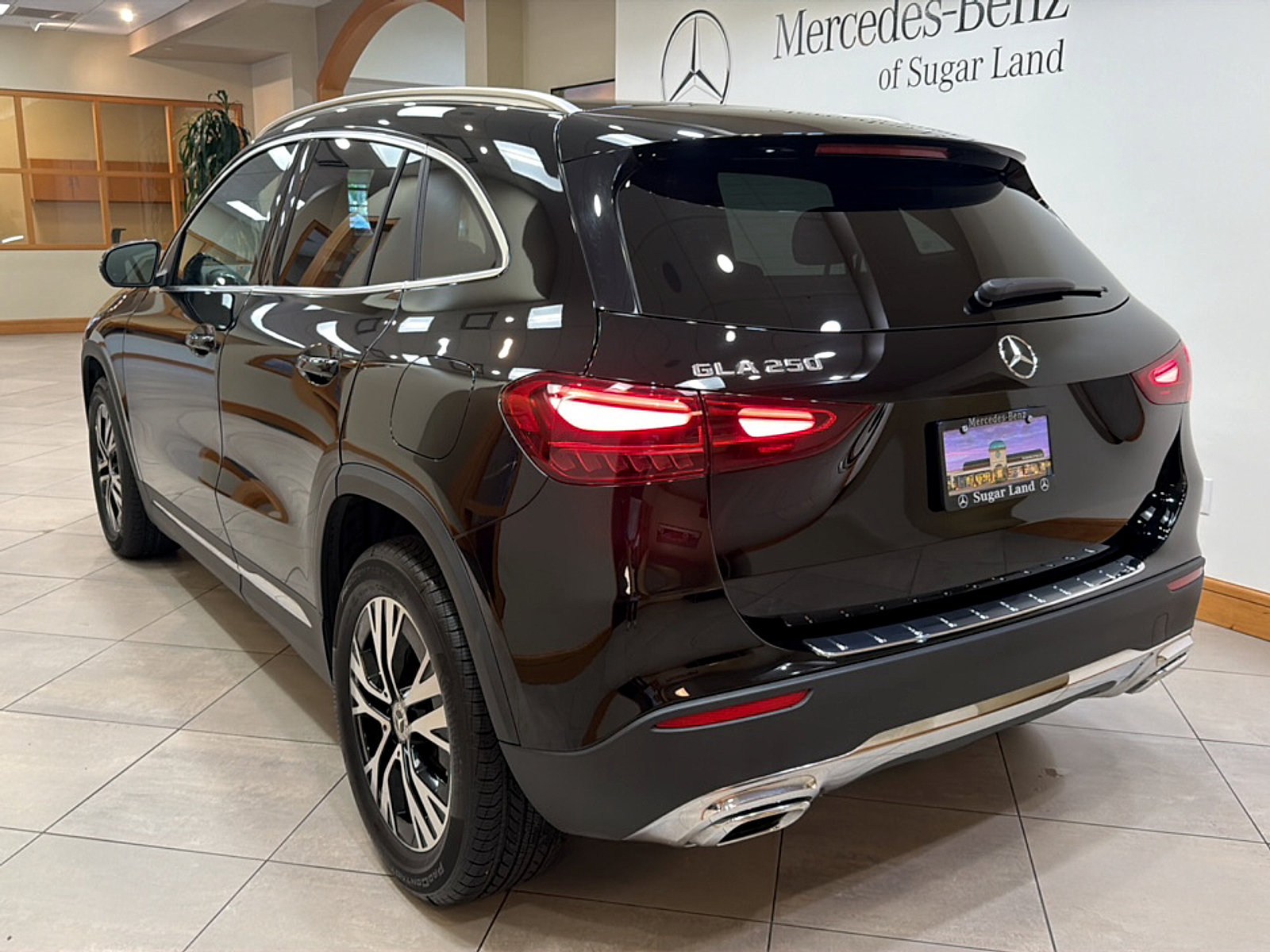 Certified 2025 Mercedes-Benz GLA 250 image 4
