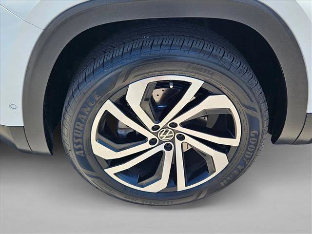 Used 2020 Volkswagen Atlas Cross Sport SEL Premium AWD/4WD image 24