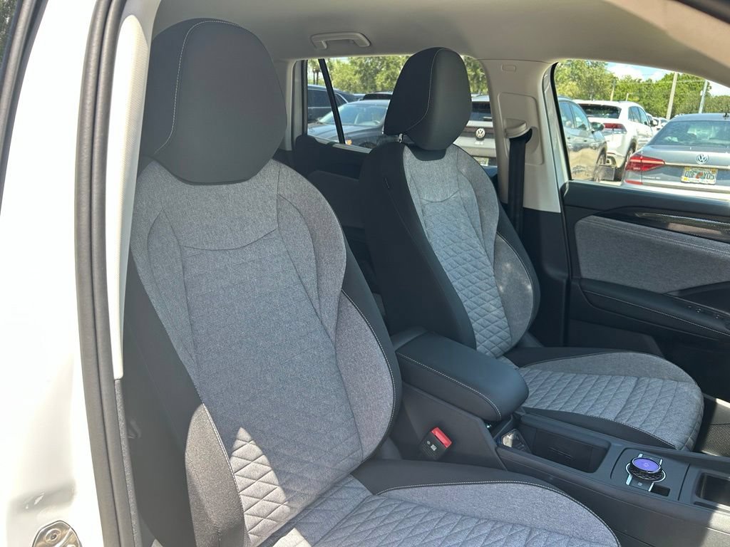 New 2026 Volkswagen Tiguan S FWD image 32