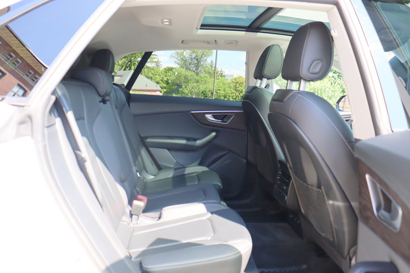 Used 2022 Audi Q8 Premium w/ Convenience Package AWD/4WD image 17