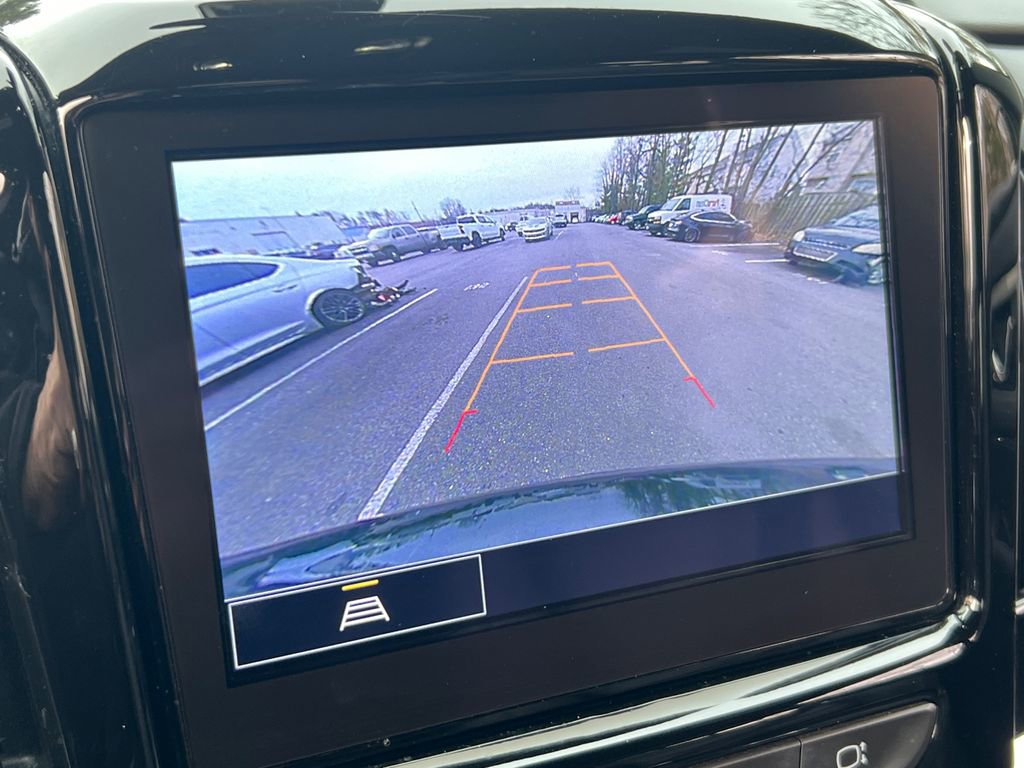 Used 2023 Chevrolet Traverse LT image 30