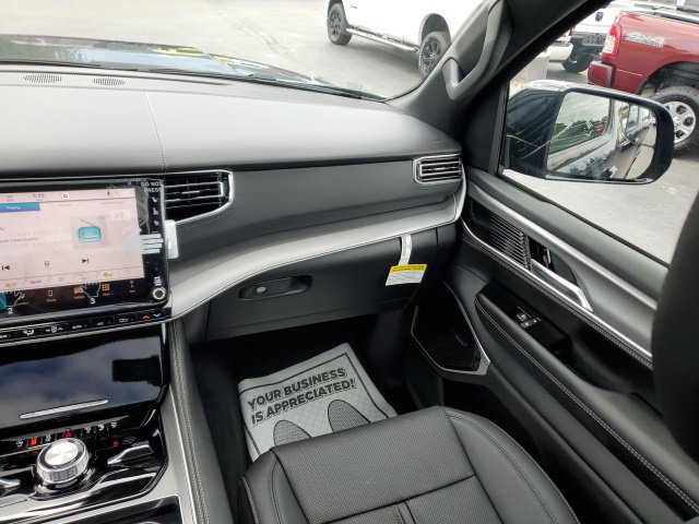New 2026 Jeep Grand Wagoneer Limited AWD/4WD image 16