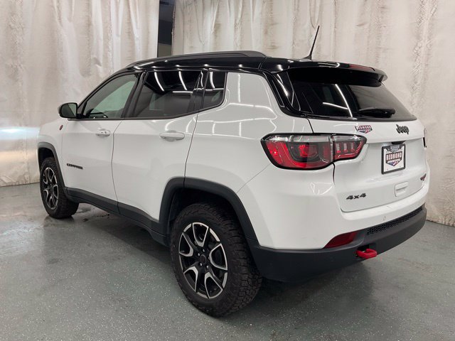 Used 2025 Jeep Compass Trailhawk AWD/4WD image 5