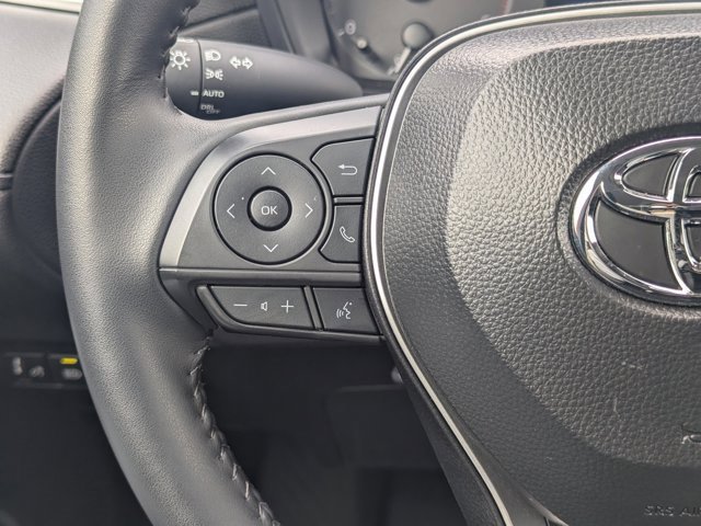 Used 2025 Toyota Corolla Cross LE image 21