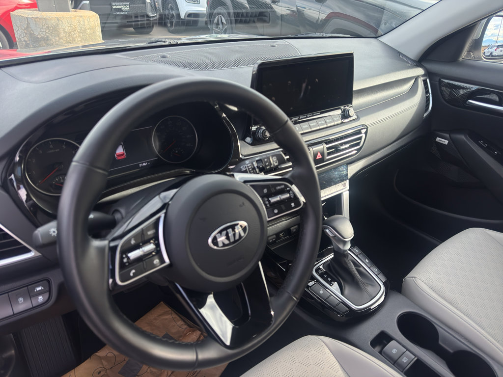 Used 2021 Kia Seltos SX w/ SX Sunroof Package image 8