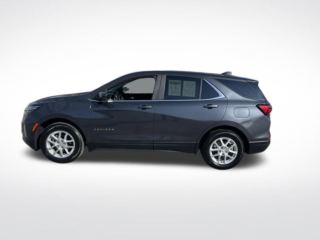 Used 2023 Chevrolet Equinox LT image 2