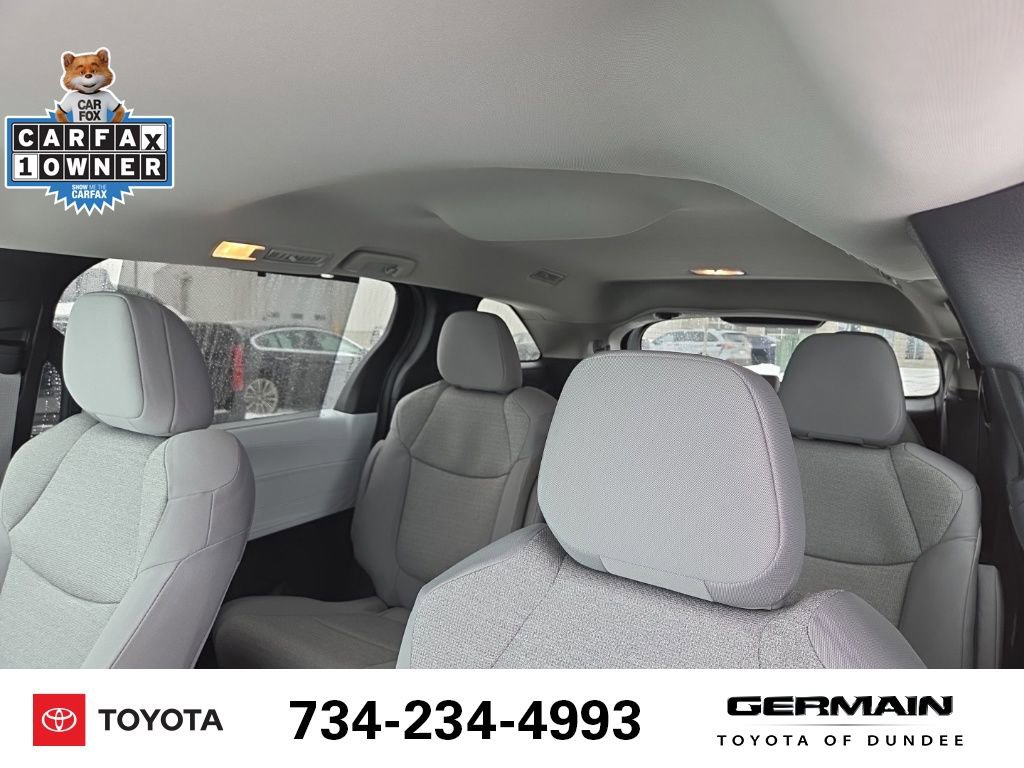 Used 2025 Toyota Sienna LE image 15