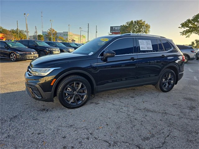 Used 2022 Volkswagen Tiguan SE image 6
