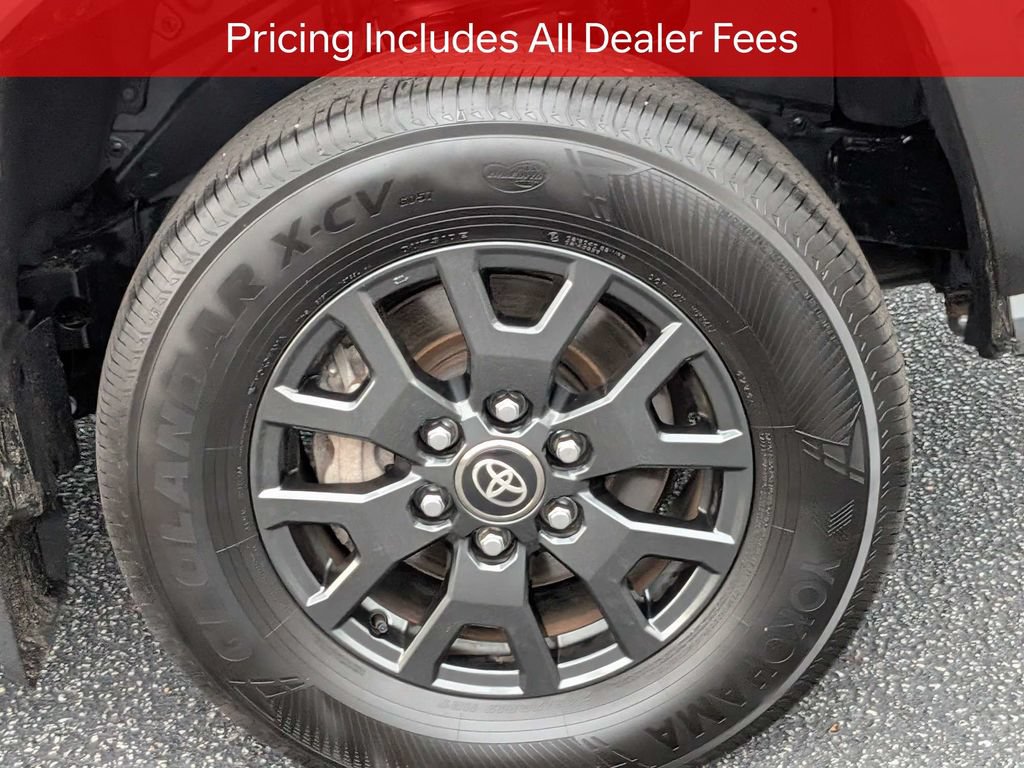 Used 2025 Toyota 4Runner SR5 AWD/4WD image 12