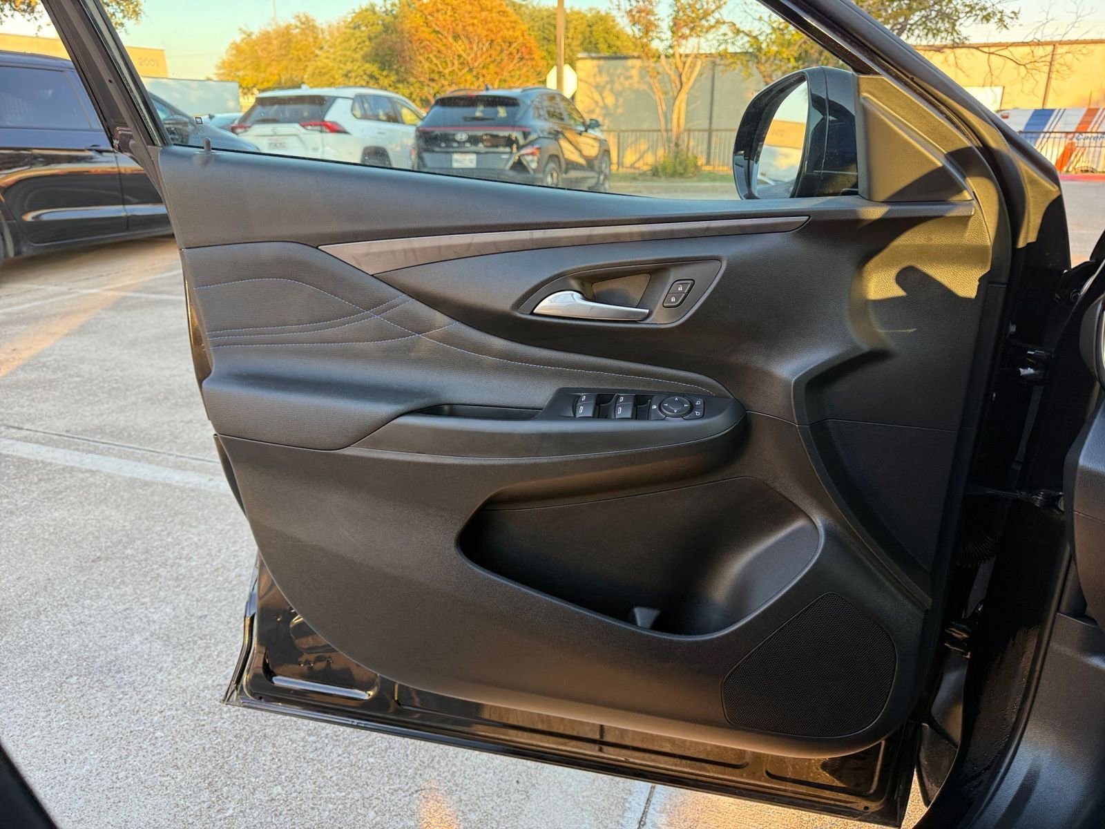 Used 2025 Buick Envista Sport Touring image 20