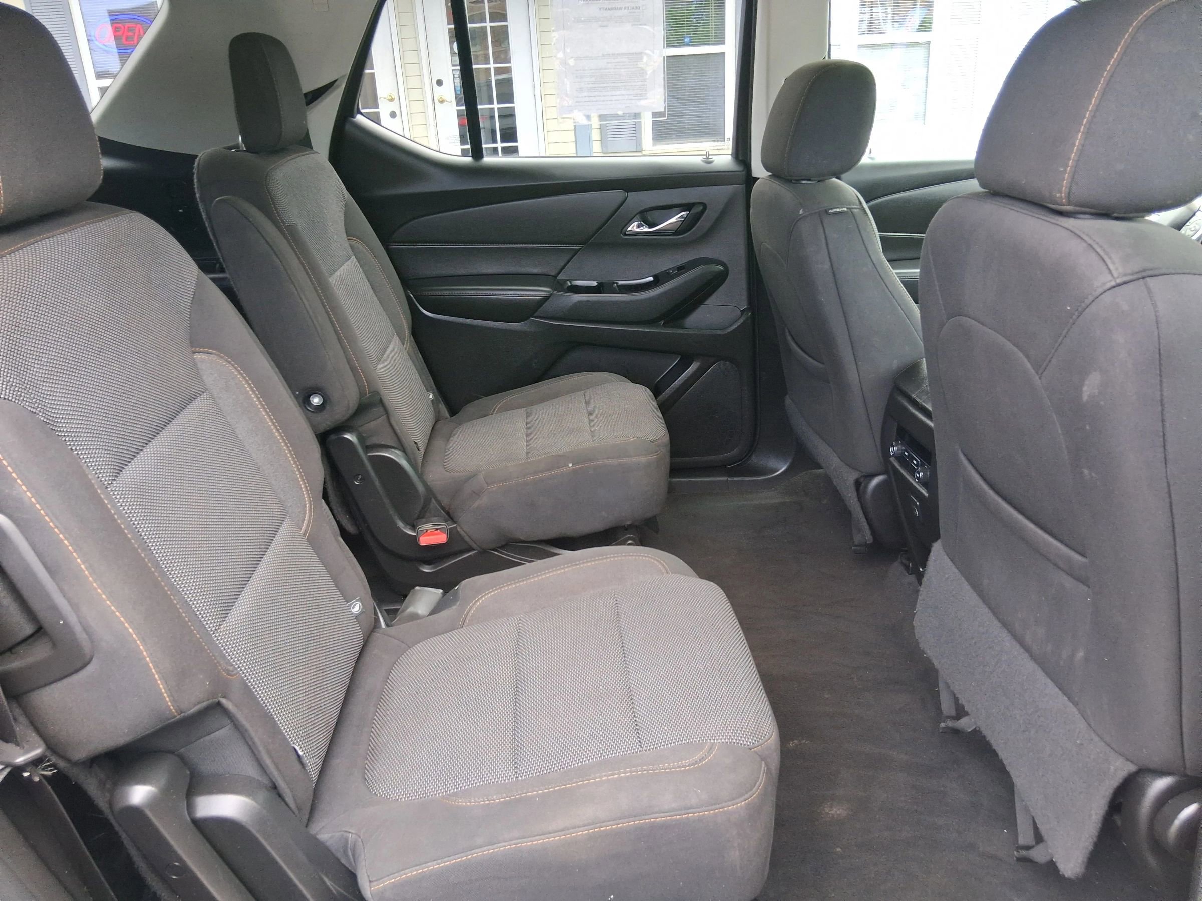 Used 2018 Chevrolet Traverse LT FWD image 23