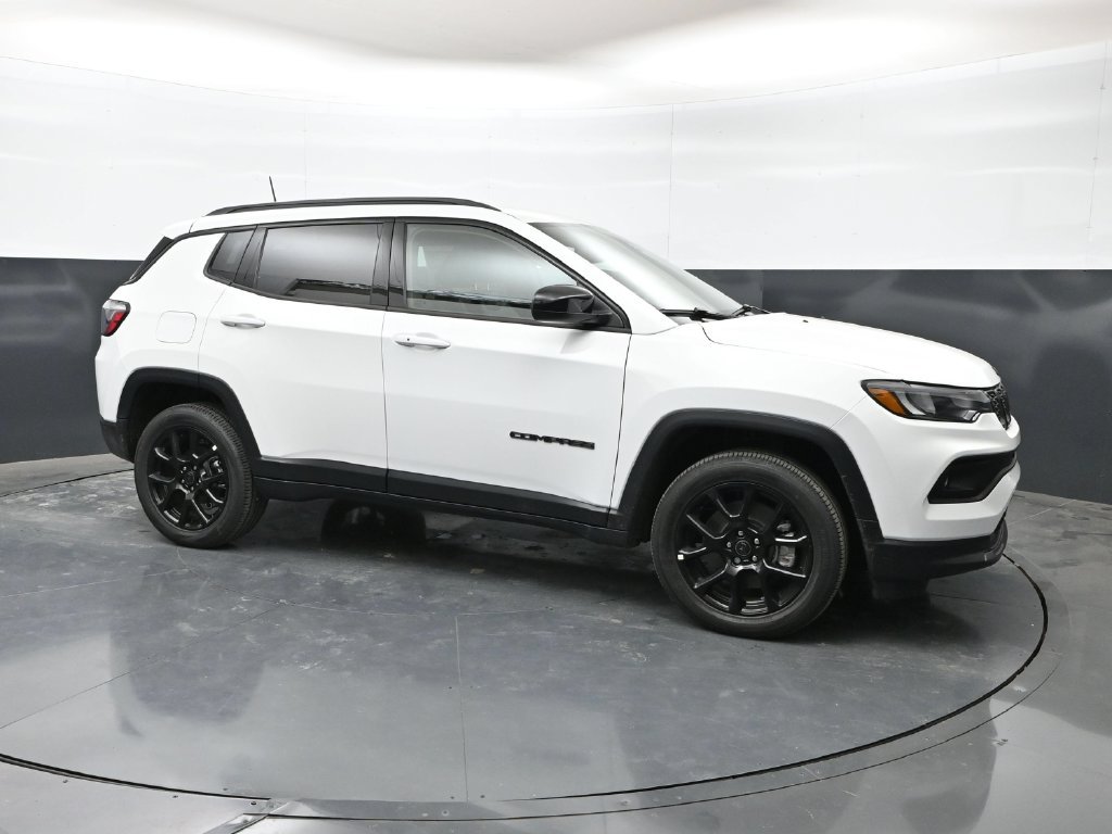 New 2026 Jeep Compass Latitude AWD/4WD image 1