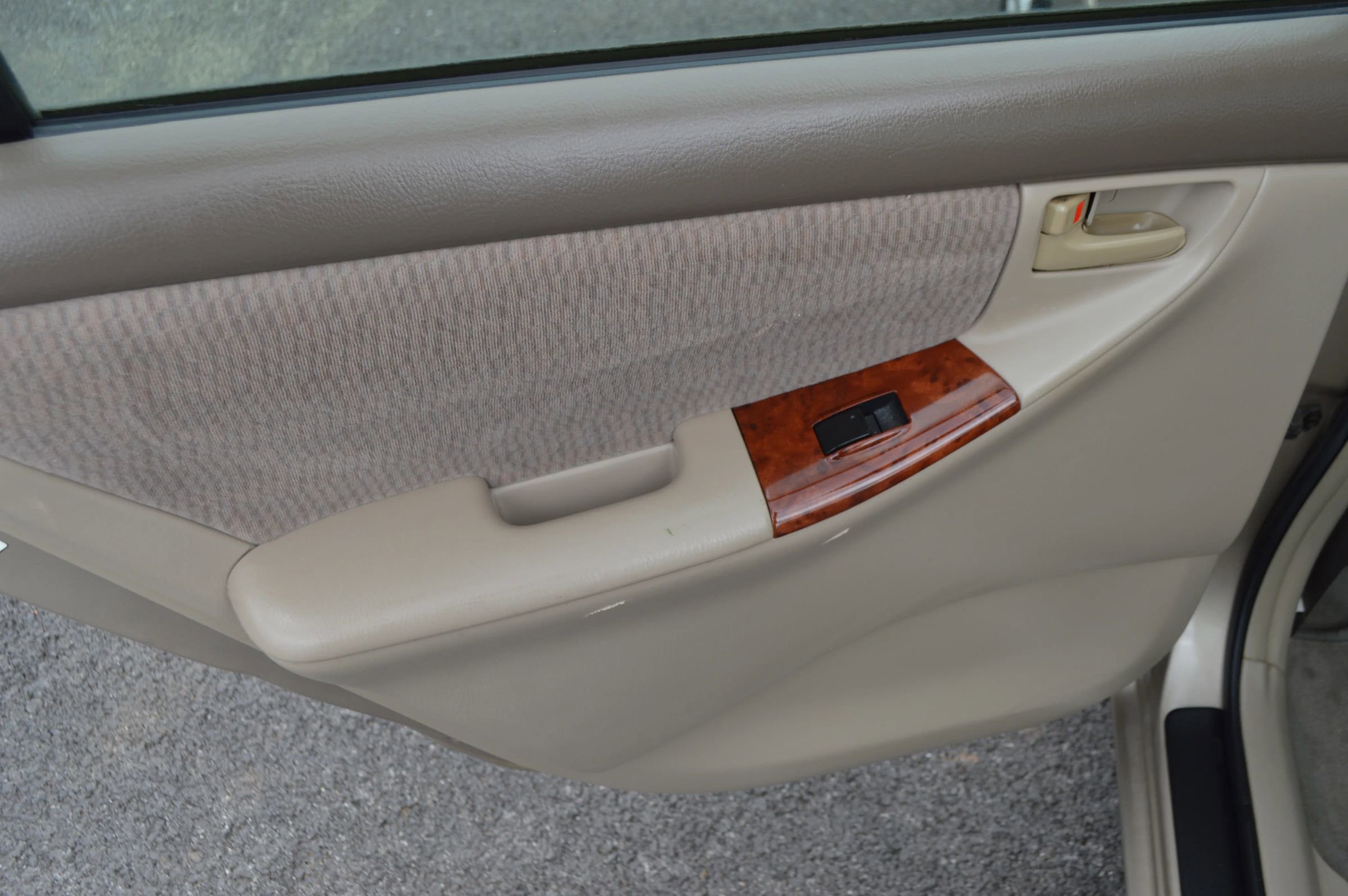 Used 2005 Toyota Corolla S image 17