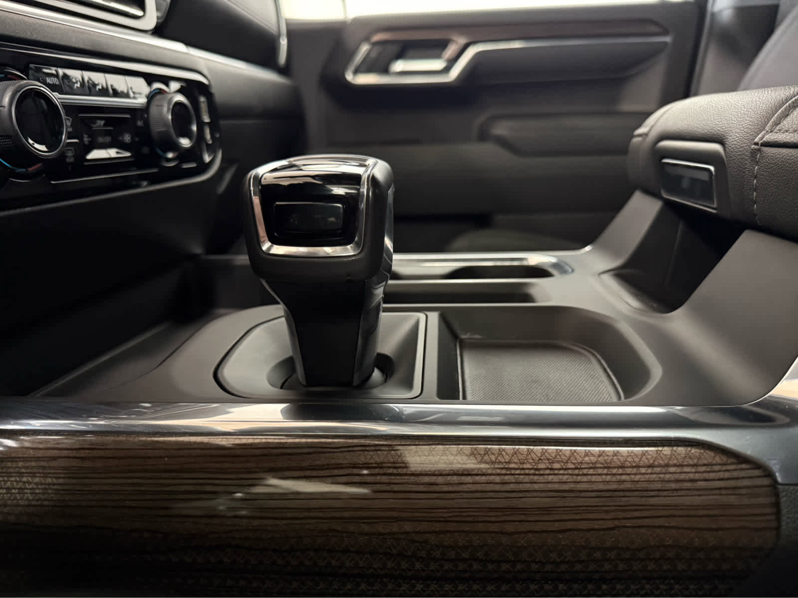 Certified 2022 Chevrolet Silverado 1500 LT Trail Boss w/ LT Trail Boss Premium Package AWD/4WD image 26