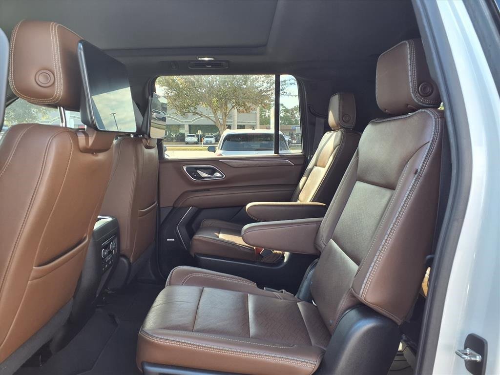Used 2022 Chevrolet Suburban High Country w/ LPO, Illumination Package image 18
