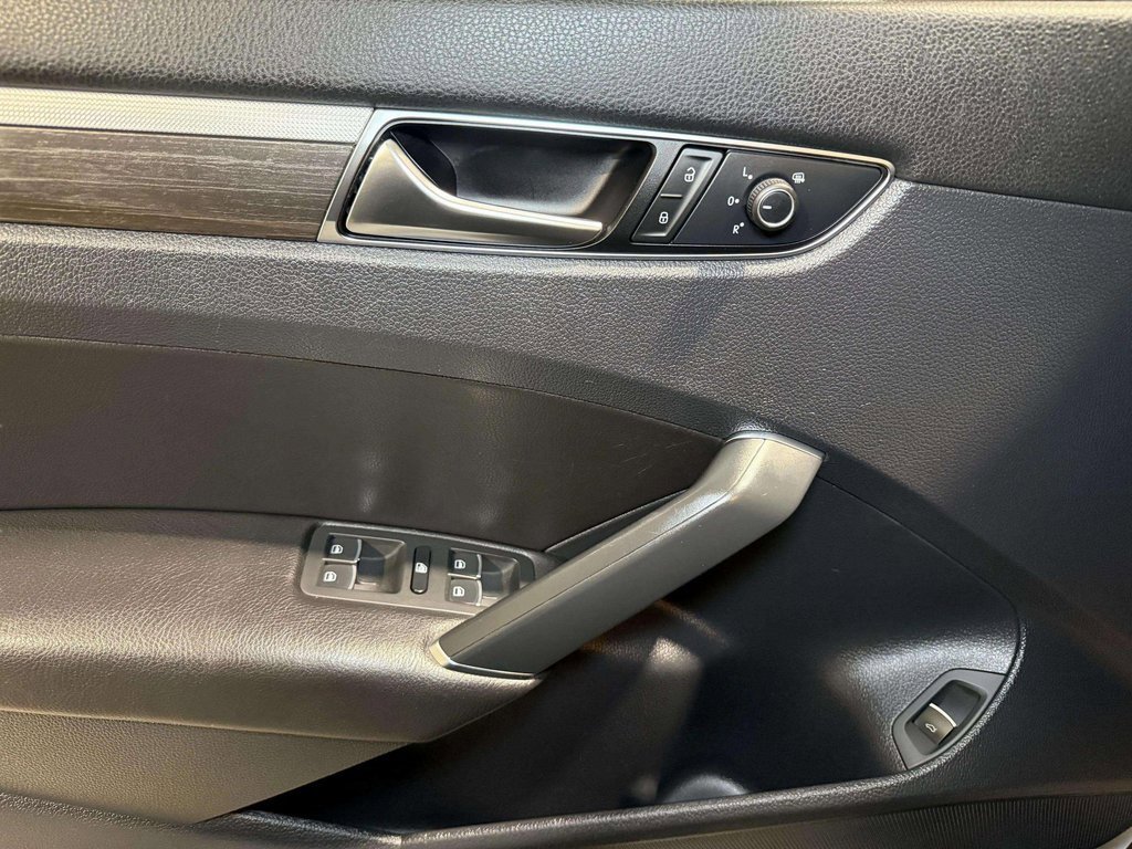 Used 2017 Volkswagen Passat 1.8T SE image 8