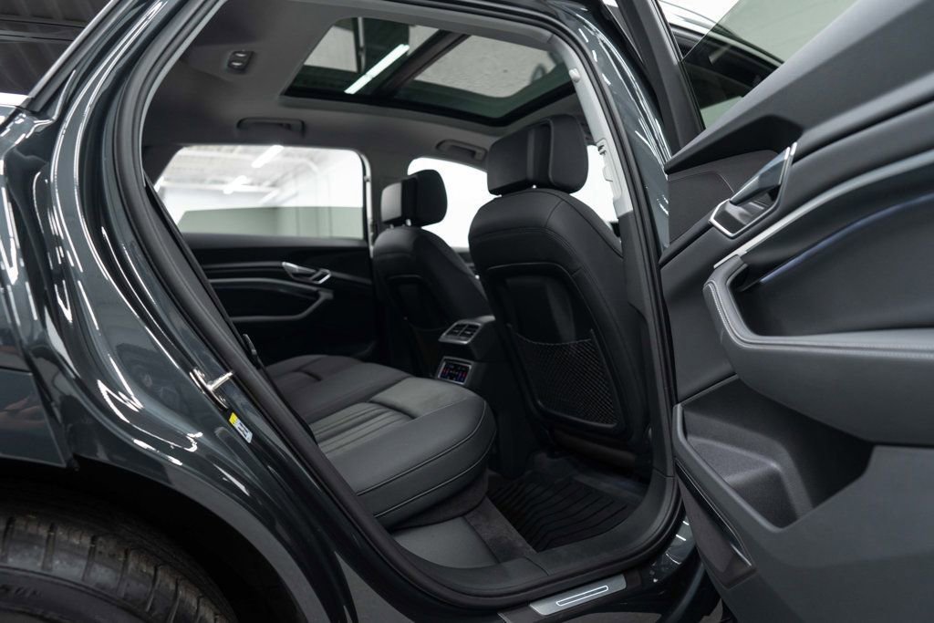 Used 2021 Audi e-tron Premium Plus w/ Premium Plus Package image 13
