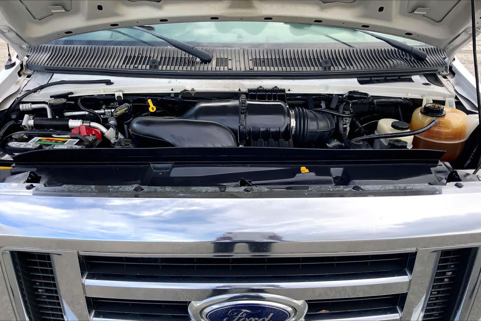 Used 2014 Ford E-350 and Econoline 350 XLT RWD image 30