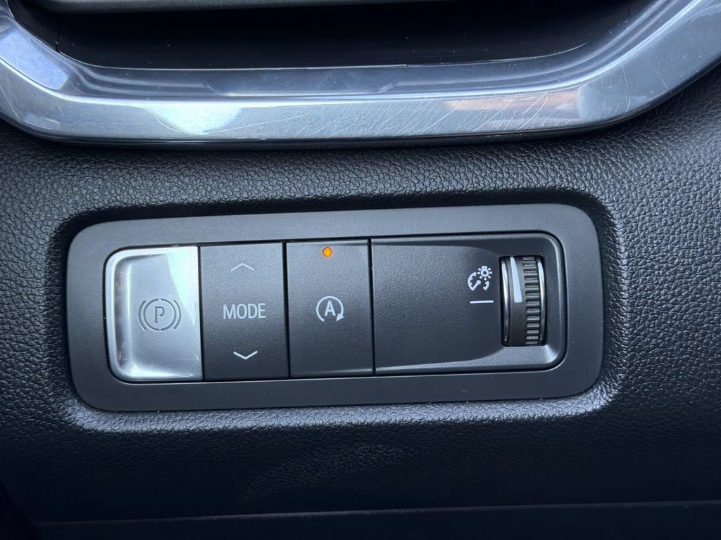 Used 2025 GMC Acadia Denali w/ Super Cruise Package FWD image 11