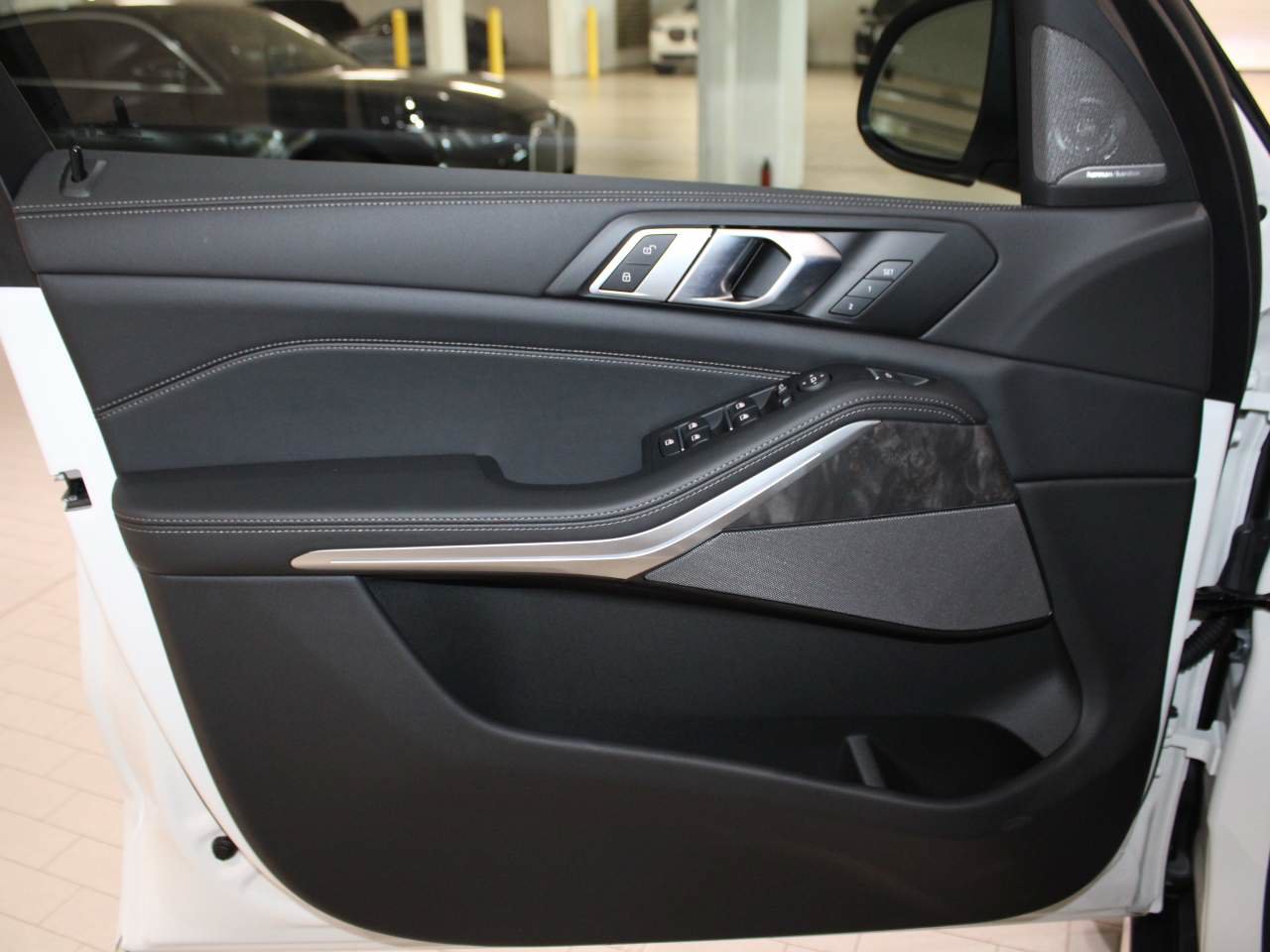 Used 2026 BMW X5 xDrive40i AWD/4WD image 11