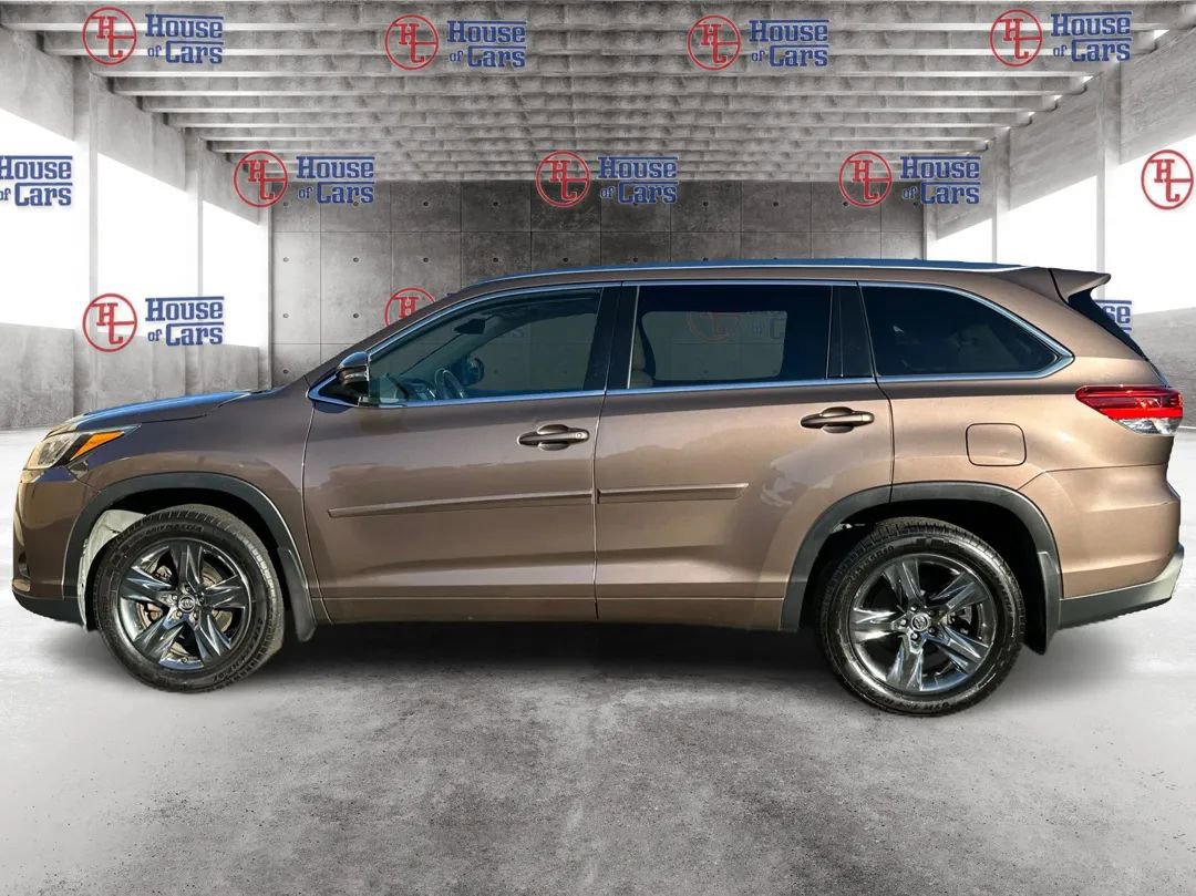 Used 2017 Toyota Highlander Limited Platinum image 8