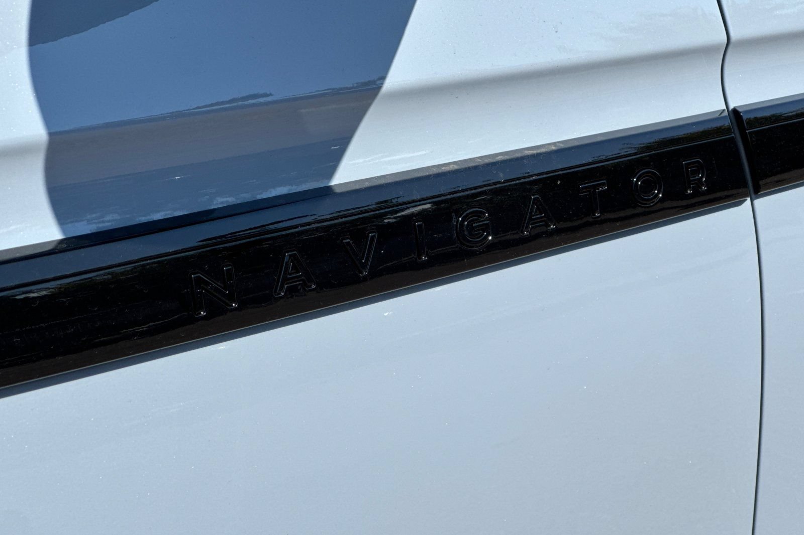 New 2025 Lincoln Navigator Reserve w/ Jet Appearance Package AWD/4WD image 7