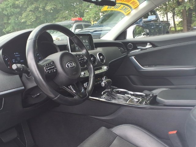 Used 2018 Kia Stinger RWD image 19