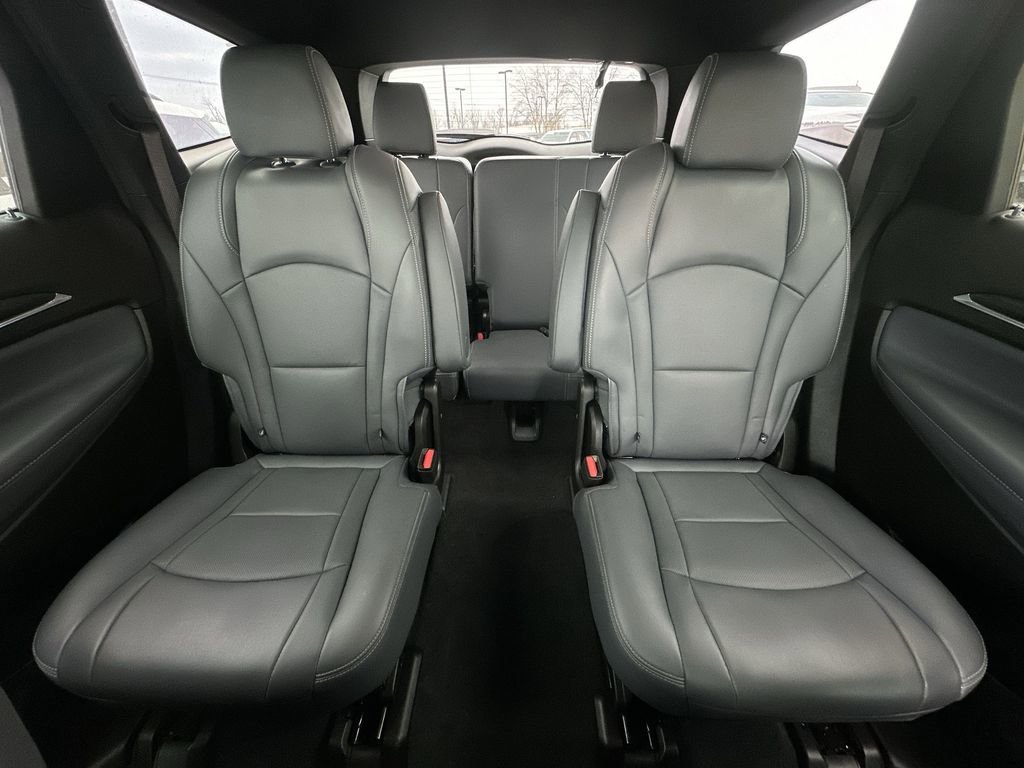 Used 2024 Buick Enclave Essence w/ Sport Touring Edition image 21