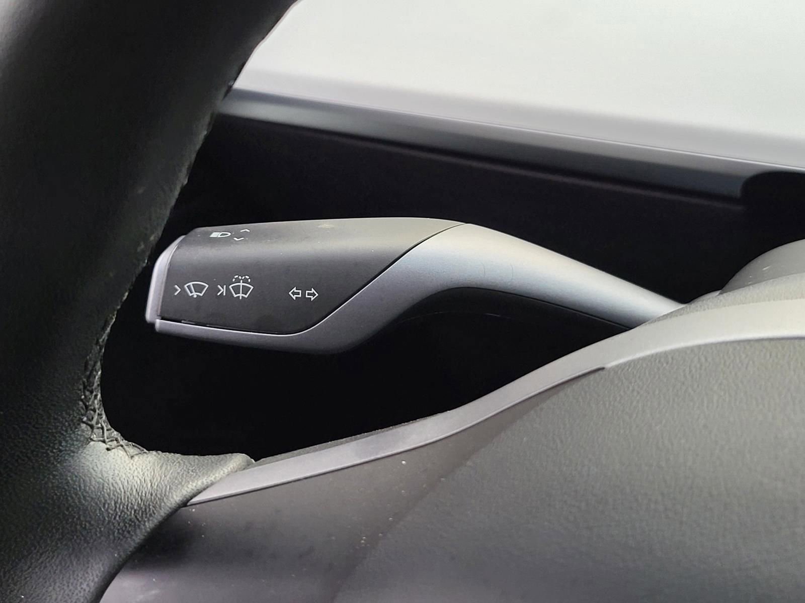 Used 2021 Tesla Model Y Long Range image 27