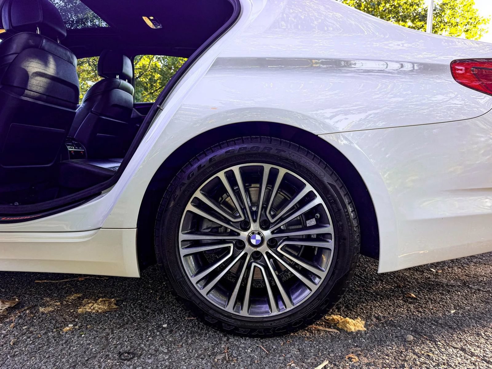 Used 2017 BMW 530i xDrive AWD/4WD image 41