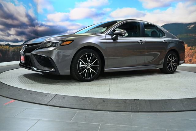 Used 2024 Toyota Camry SE AWD/4WD image 4