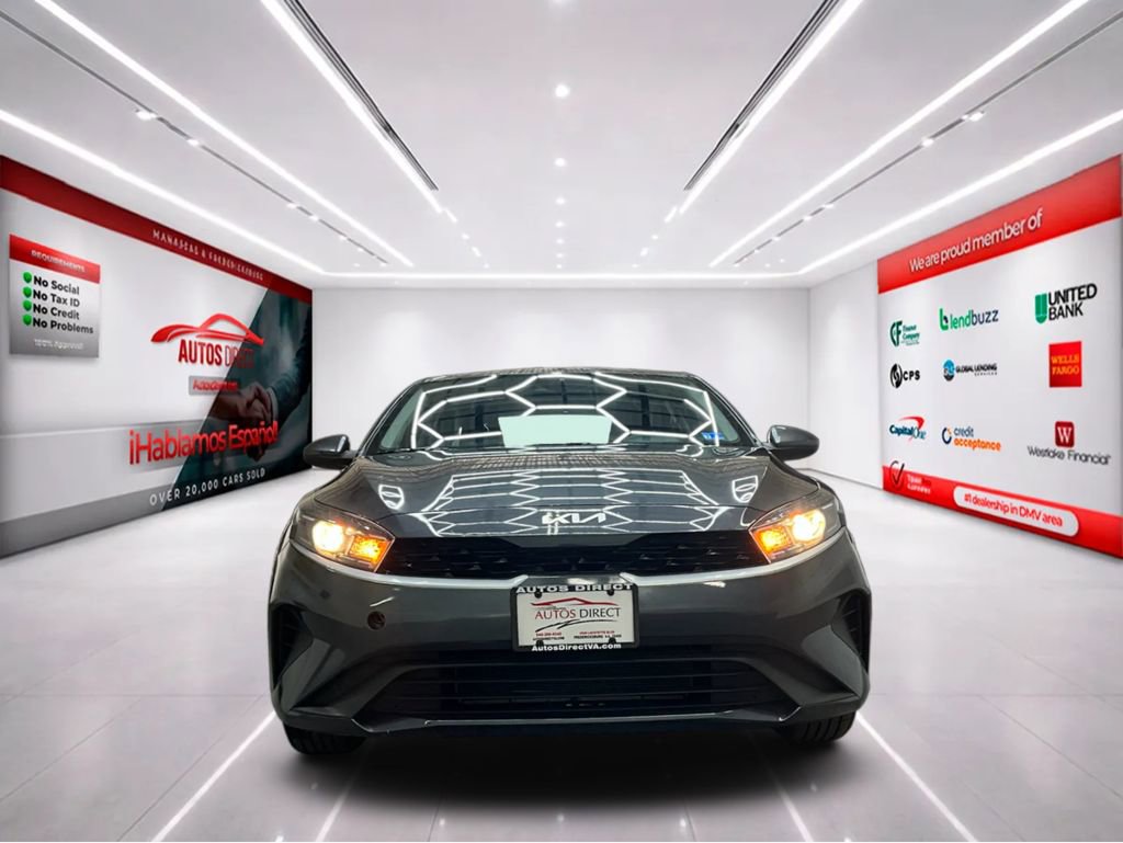 Used 2024 Kia Forte LXS image 3