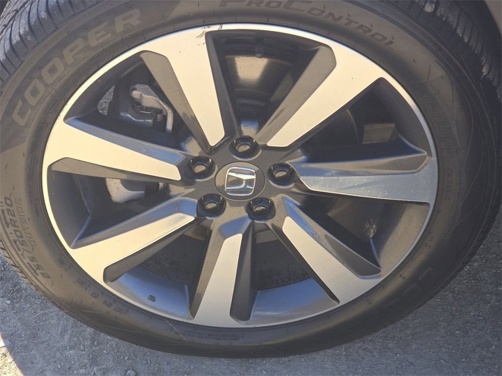 Used 2023 Honda Pilot Touring image 32