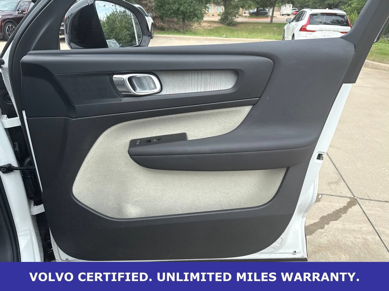 Certified 2026 Volvo XC40 B5 Plus AWD/4WD image 10
