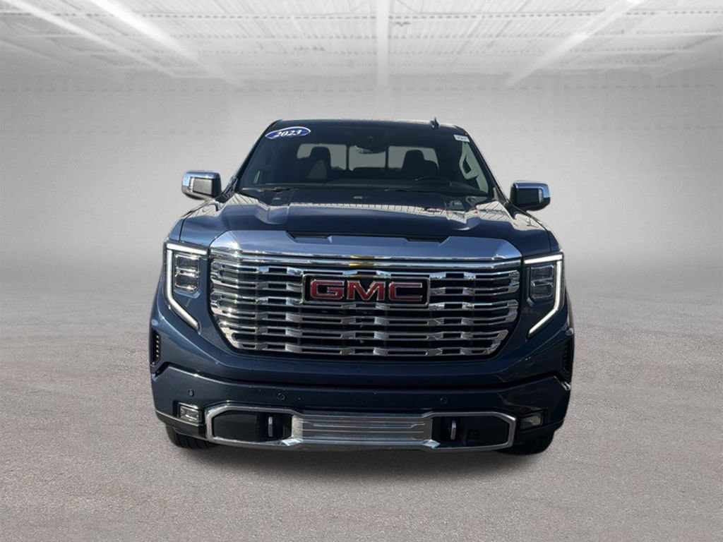 Used 2023 GMC Sierra 1500 Denali w/ Denali Reserve Package AWD/4WD image 3