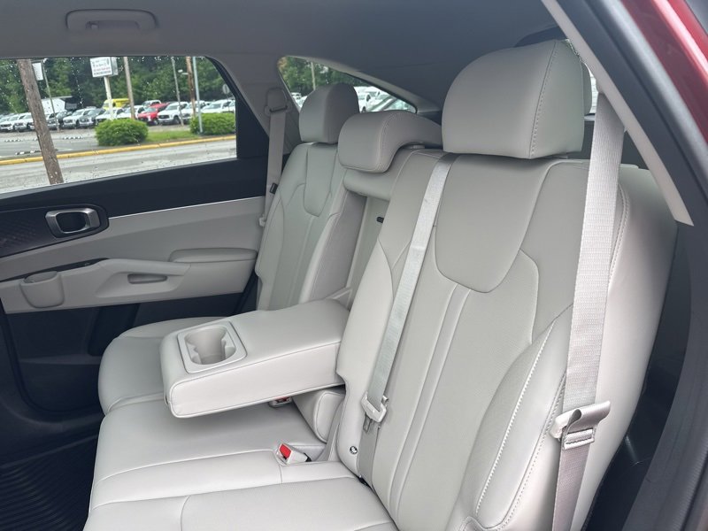Used 2025 Kia Sorento S image 20