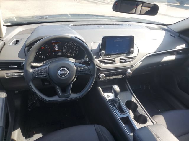 Certified 2025 Nissan Altima 2.5 S FWD image 10